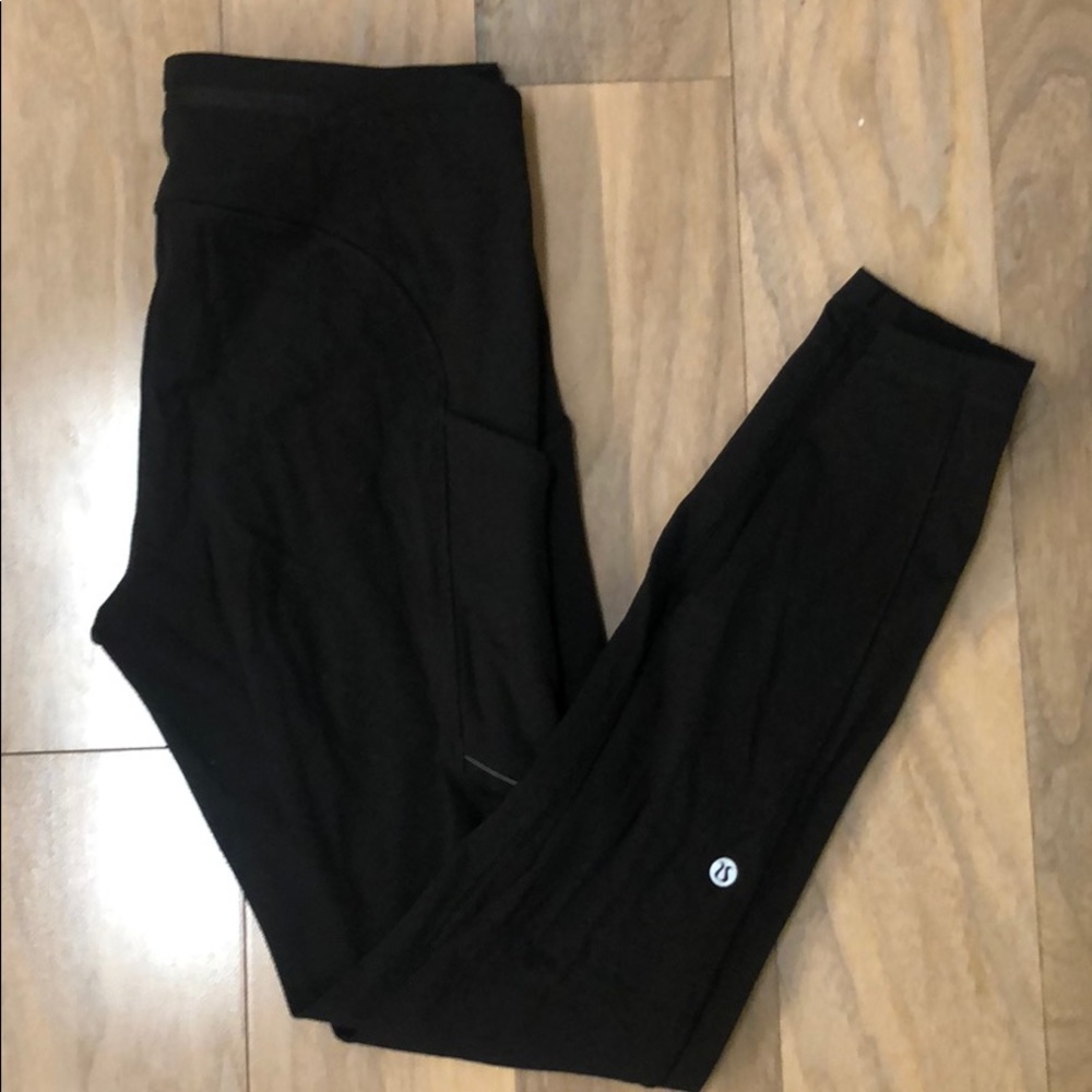 Black lululemon leggings